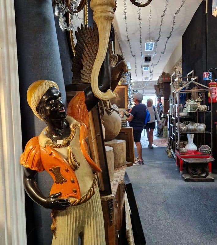 Antiquaires et brocanteurs Pézenas